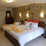 D'hotes Les Gragniotes Oda ve Kahvaltı Tournissan