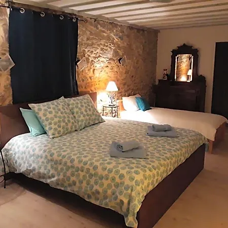 D'hotes Les Gragniotes Bed and Breakfast 3*