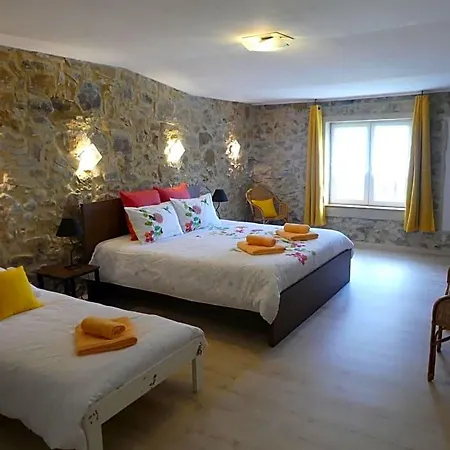 D'hotes Les Gragniotes Bed and Breakfast